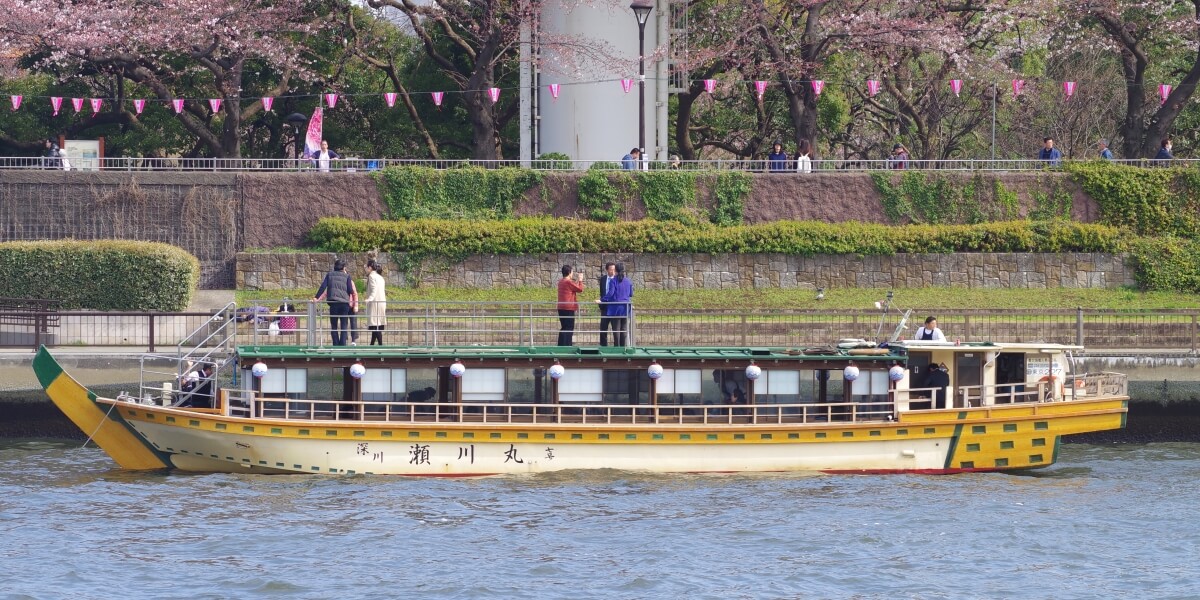 隅田川花火大会で屋形船(貸切と乗り合い)料金や予約方法まとめ